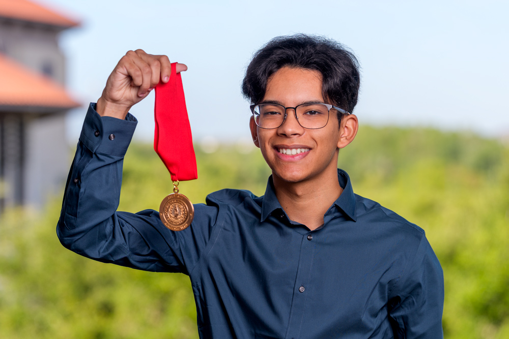 Valencia College student Cesar Parra was named a 2026 Coca-Cola Academic Team Scholar.